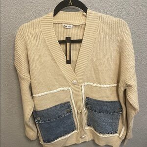 Chic Cardigan with Denim Accents